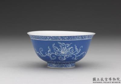 图片[2]-Tea bowl with Indian lotus carved on a blue ground in falangcai painted enamels, Qianlong reign (1736-1795), Qing dynasty-China Archive